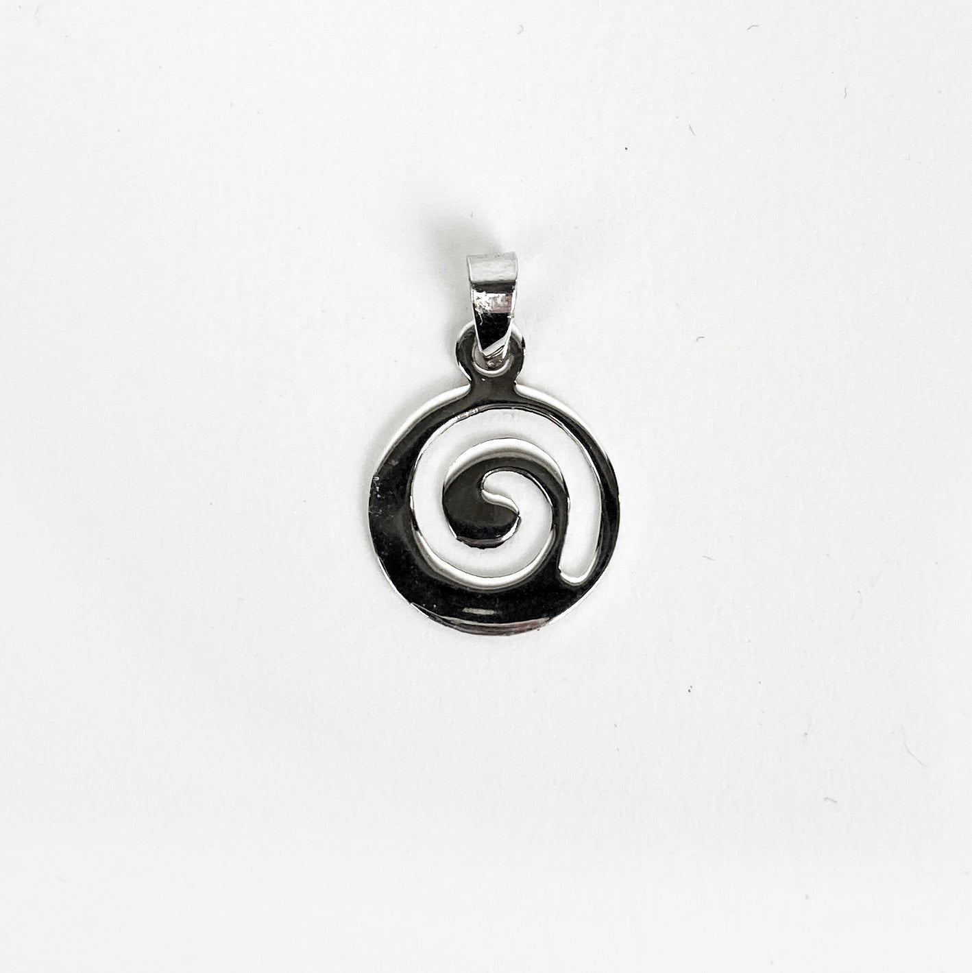 small spiral pendant necklace